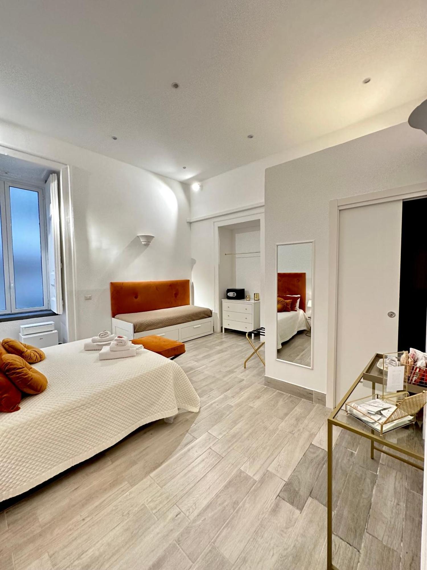Maison M Napoli Boutique Rooms Eksteriør billede